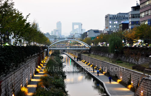 Visting Seoul - Cheonggyecheon