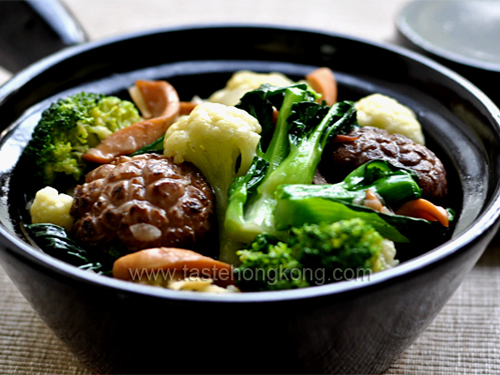 Mixed Vegetables in Clay Pot with Dried Squid