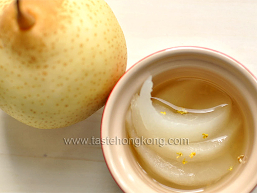 Poached Pears in Osmanthus and Ginger Drink