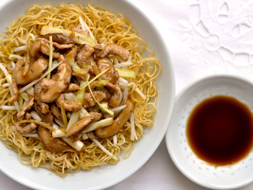 Cantonese Fried Noodles with Shredded Pork