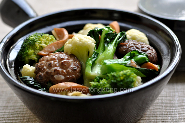 Mixed Vegetable with Dried Squid in Chinese Clay Pot