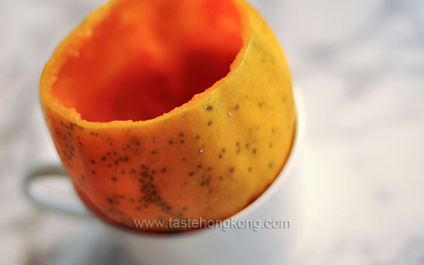 Steamed Papaya with Chinese South Alomond Milk
