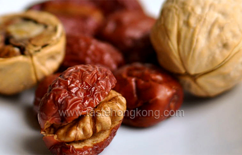 Stuffed Red Date with Roasted Walnut