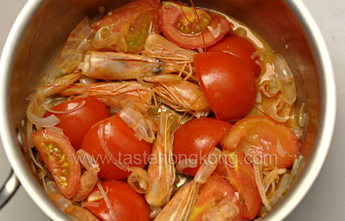 Tom Yam Goong with Tomatos