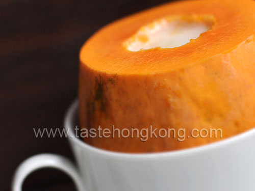 Steamed Papaya with Chinese South Alomond Milk