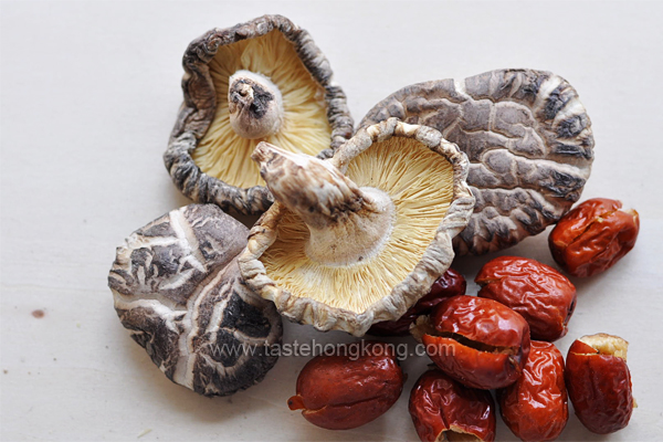 Chinese Dried Black Mushrooms and Red Dates