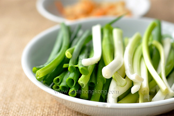 Wheat Noodles with Spring Onion Oil