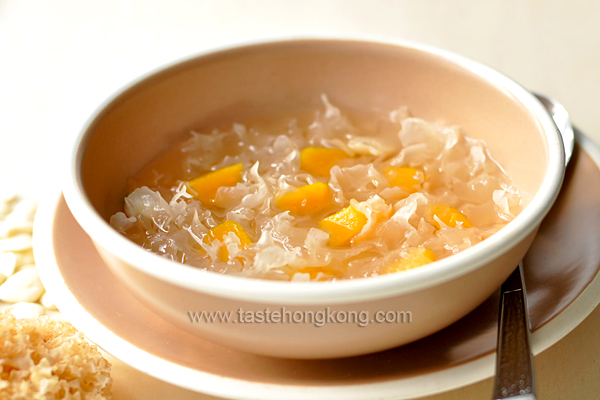 White Fungus aka Snow Ear Fungus Sweet Soup with Papaya