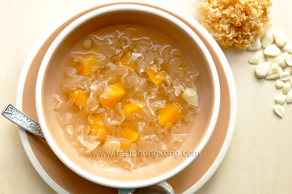 White Fungus aka Snow Ear Fungus Sweet Soup with Papaya