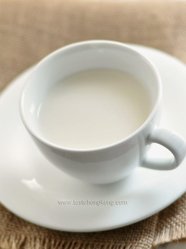 Ingredients for Making Almond Tea