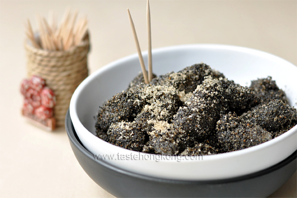 Chinese Mochi with Black Sesame Seeds
