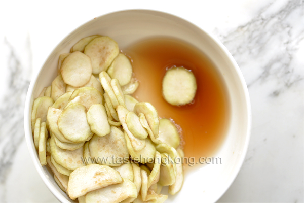 A Healthy Quick Pickle: Eggplant (Augerbine) with Apple Cider Vinegar and Flaxseed Oil