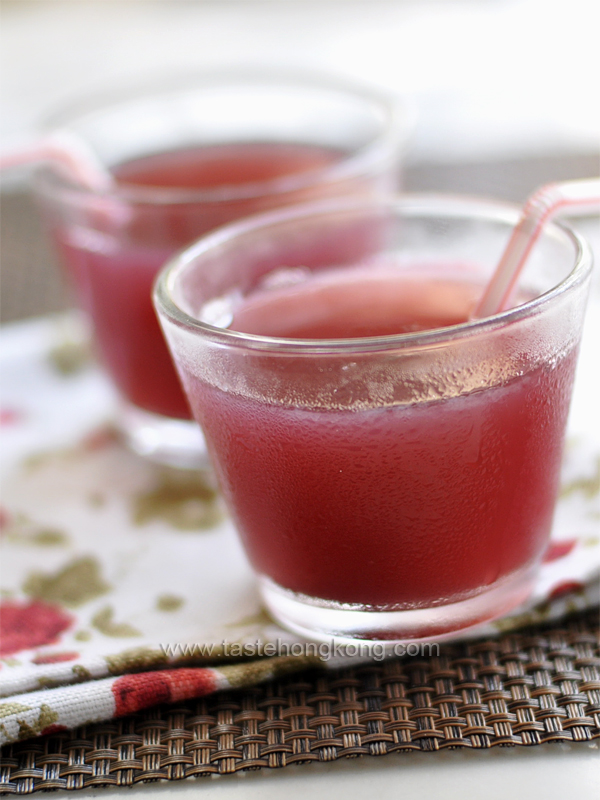 Beetroot Drink with Black Eye Peas and Apple, a Vegan Soup and a Sugar-Free Beverage