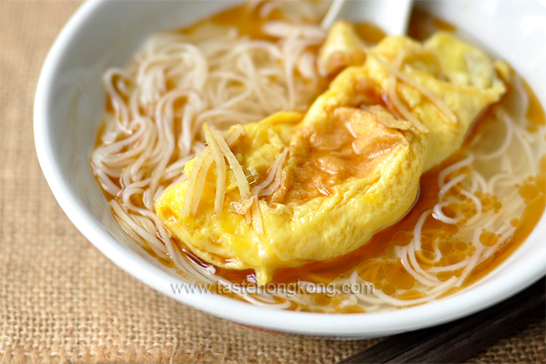 Chinese Ginger Wine Soup with Black Sesame Oil and Egg