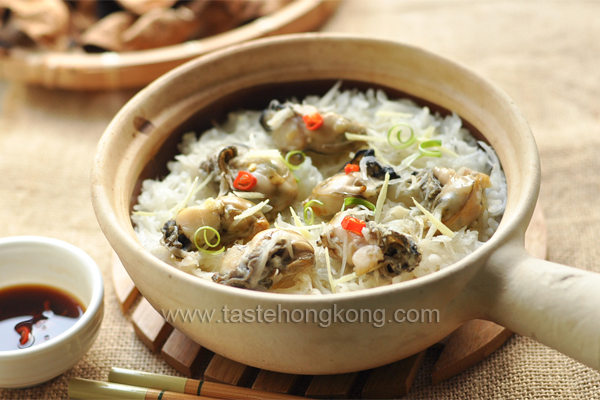 Oyster Rice in Claypot with Radish and White Peppers