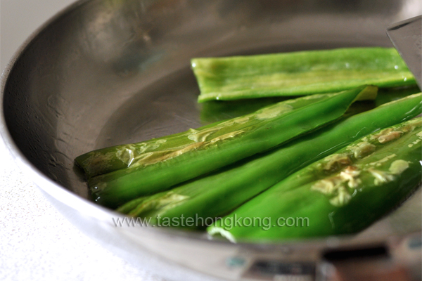 Sweet and Sour Long Green Chili Peppers