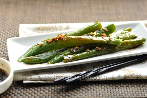 Sweet and Sour Long Green Chili Peppers, Pan-Fried