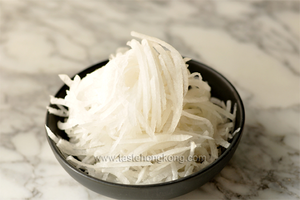 Radish Soup with Dried Shrimp Skin