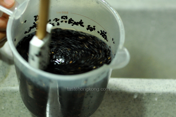 Washing Black Sesame seeds