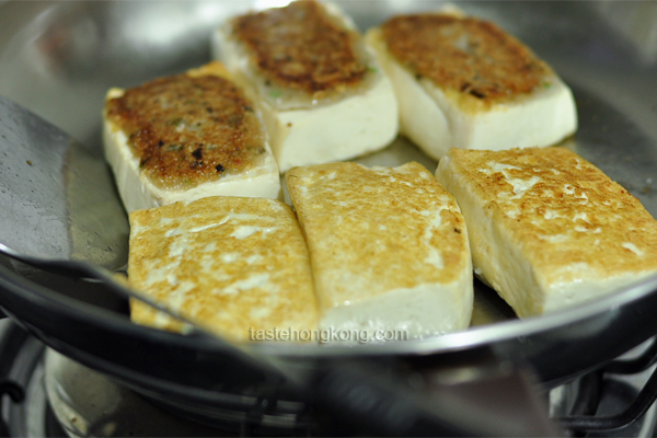 How to Pan Fry Stuffed Tofu